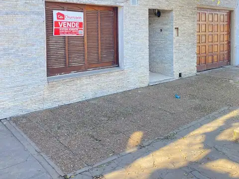 Casa en Venta con Patio y Parrilla – Gdor. Castro