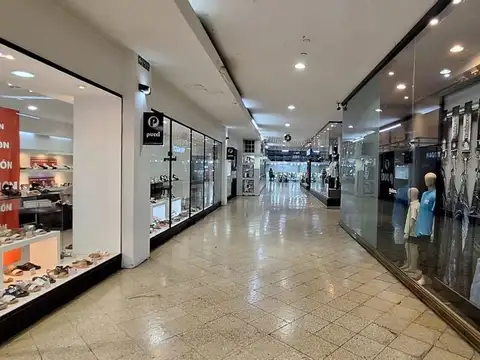 GALERIA BACCARO, Peatonal Juan Bautista Alberdi entre Caseroa y Alvarado 100