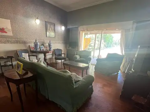 Casa 6 ambientes con 3 baños