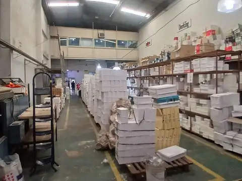 Galpon en Alquiler en Lomas Del Mirador, $ 8.000.000