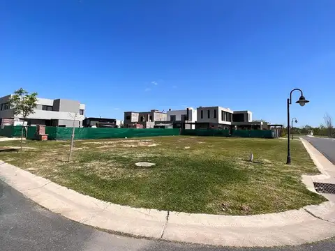 Terreno en Venta 28  mts Fondo