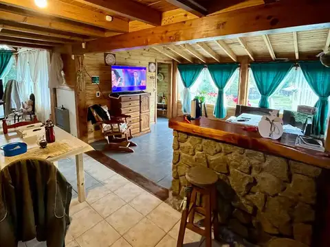 Casa 5 ambientes con 2 baños