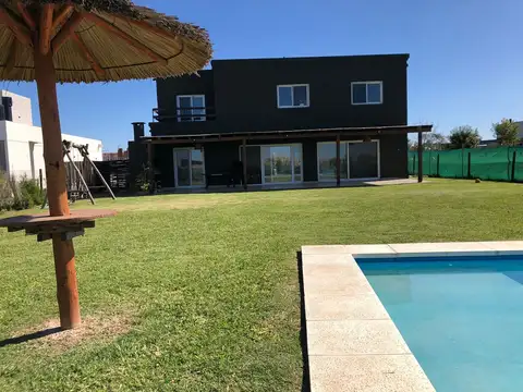 Casa en Venta en El Canton, USD 290.000