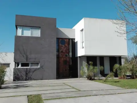 Casa en Venta en Haras Santa Maria, USD 280.000