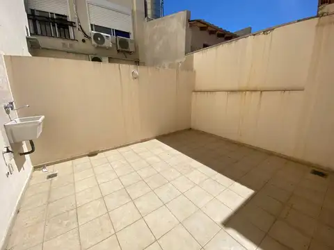 Dto 2 amb lateral c/ patio