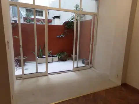 Excelente PB en Barrio Norte con patio