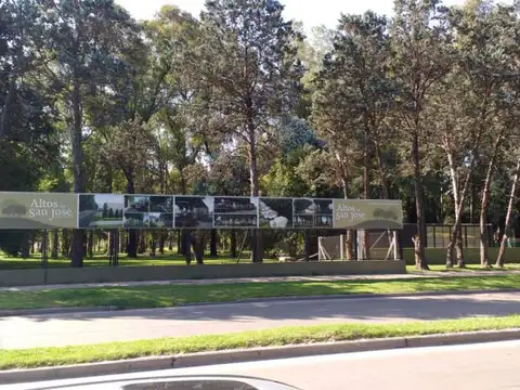 Av. Ricardo Balbin 3300