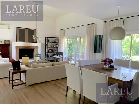 Casa 6 ambientes con 3 baños