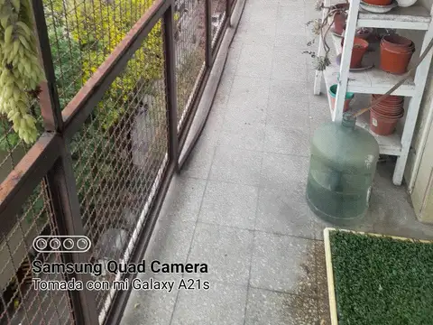 Recoleta: Charcas y Pueyrredón Atractivo depto al frente. Balcón, 4 amb.cochera.