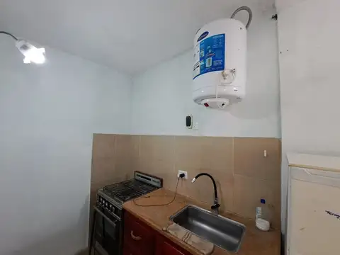 Casa 2 ambientes con 1 baño