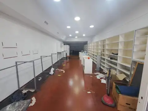 AVELLANEDA CENTRO LOCAL SOBRE AVDA. MITRE