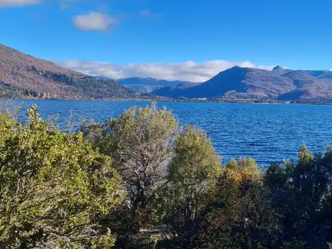 Meliquina 1: Lote en La Península a la vera del Lago.