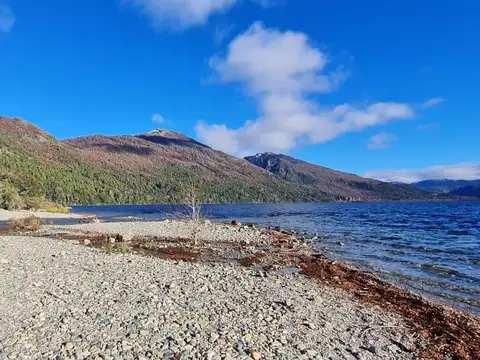 Meliquina 1: Lote en La Península a la vera del Lago.