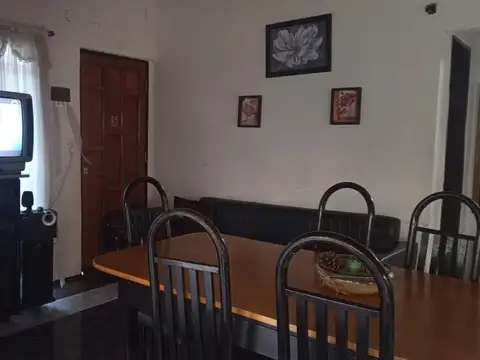 Quinta con pileta y 2400 metros de parque