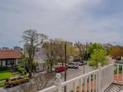 Casa 6 ambientes con 5 baños