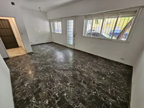 Alquiler 3 Amb BAJAS EXPENSAS! Patio Luminoso en Colegiales