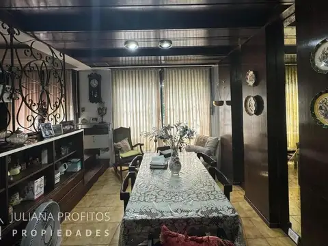 CASA SOBRE LOTE DE 10X40. EXCELENTE UBICACION