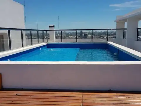 3 ambientes. Frente.  Con cochera. Apto crédito