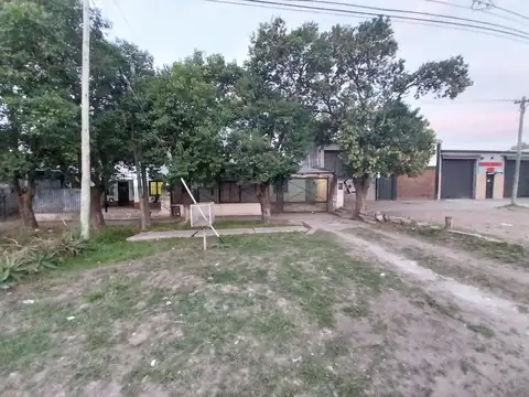 Av. Hipolito Yrigoyen  al 20600