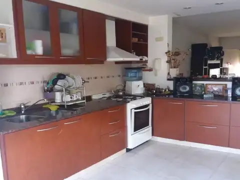 EXCELENTE PROPIEDAD EN EL PALOMAR