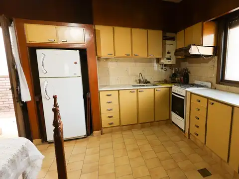 Casa 6 ambientes con 1 baño