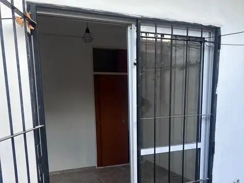 Departamento en Alquiler en Villa Ballester, $ 380.000