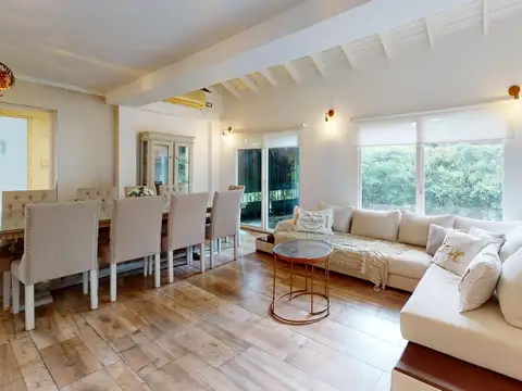 Casa en Venta con 5 cocheras