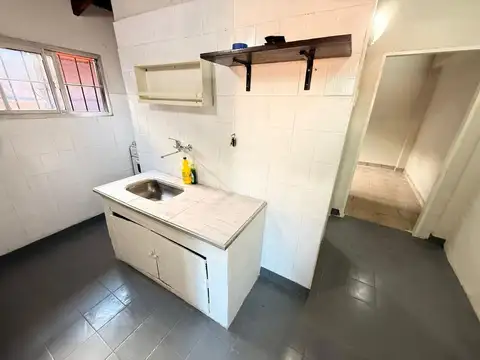 Casa en Alquiler en Castelar, $ 380.000