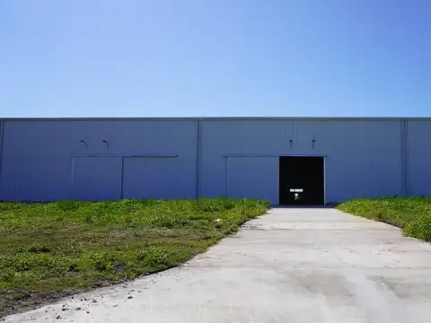 Galpon en Alquiler 120  mts Frente