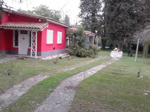 Casa quinta sobre 1200 m2 terreno con pileta de natacion a Metros de Panamericana 