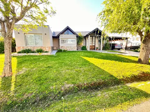 SANTA ISABEL  ETAPA 1 -CASA C/ PILETA 3 DORM. USD 220.000.-