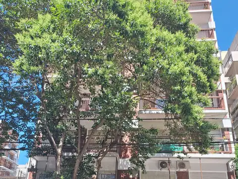 Excelente dos ambientes 1 c/Av. Cabildo