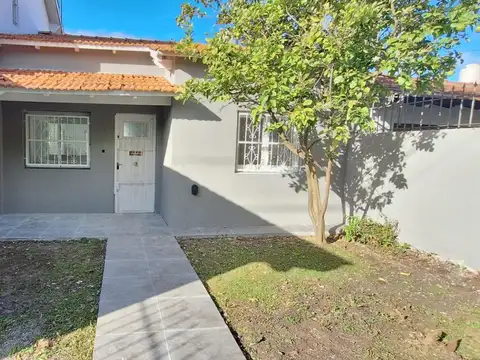 Casa de tres ambientes reciclada en el Barrio Parque Luro