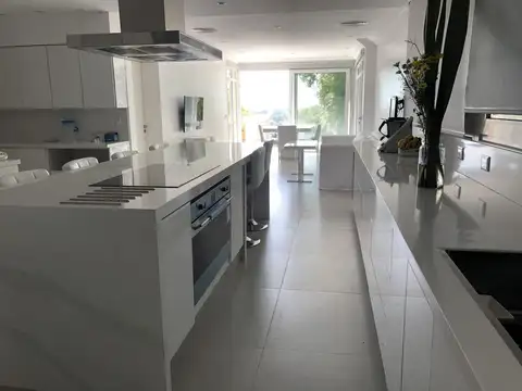 Casa moderna con vista al Río, San isidro, alquiler temporario