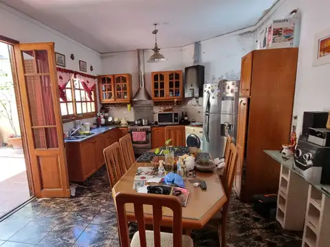Depto Tipo Casa en Venta en Villa del Parque, USD 138.000