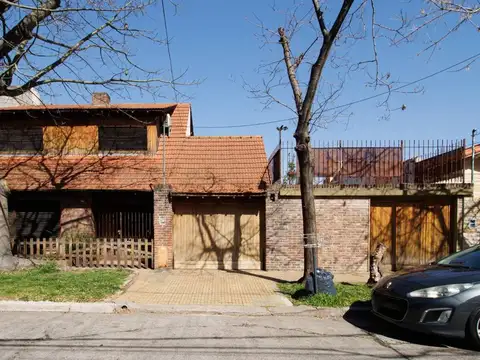 CASA 6 AMBIENTES EN CARAPACHAY