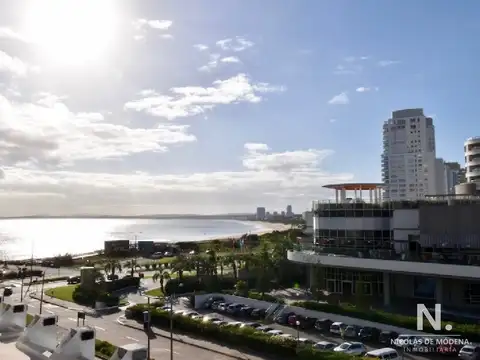 Departamento en Venta en Playa Mansa, USD 650.000