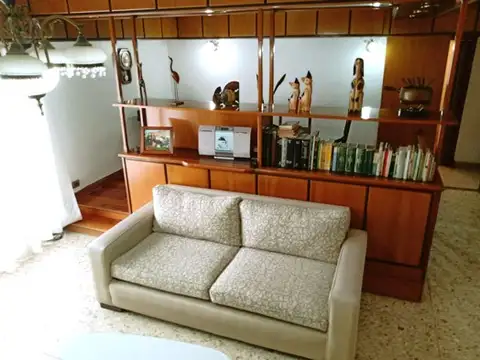 MAGNÍFICO DEPARTAMENTO TIPO CASA 3 AMBIENTES CON COCHERA, PATIO, PARRILLA Y TERRAZA