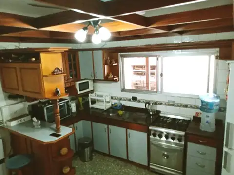 MAGNÍFICO DEPARTAMENTO TIPO CASA 3 AMBIENTES CON COCHERA, PATIO, PARRILLA Y TERRAZA