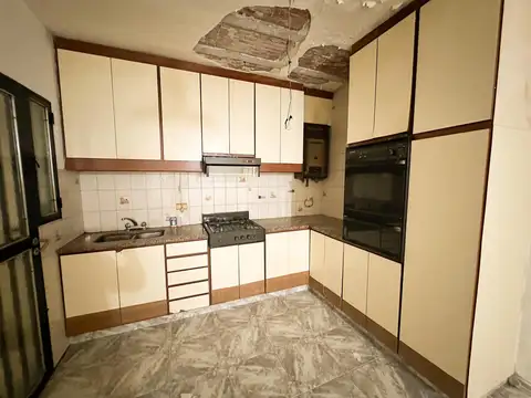 Casa 5 ambientes con 1 baño
