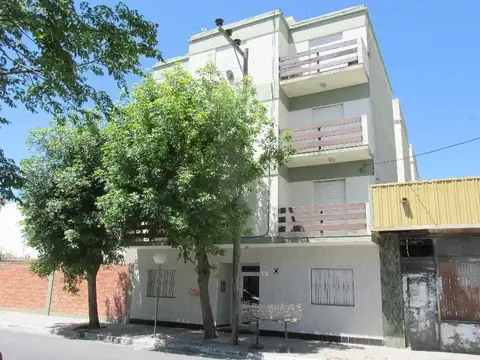 Depto 3 amb. - Planta Baja - Zona céntrica