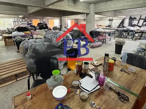 Local en Felipe Vallese 2900