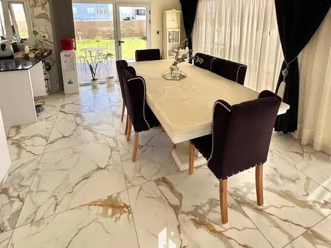 Casa en Alquiler de 4 dormitorios