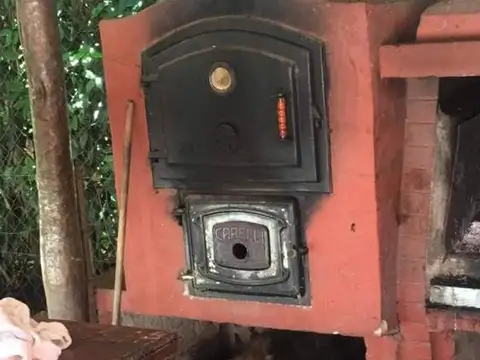 Muy linda casa con dos terrenos a la venta en La Lonja.