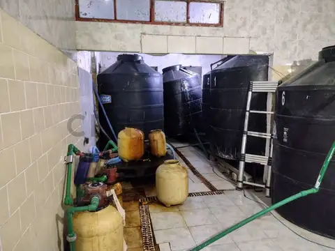 VENTA DE CASA + GALPÓN BARRIO AZCUÉNAGA