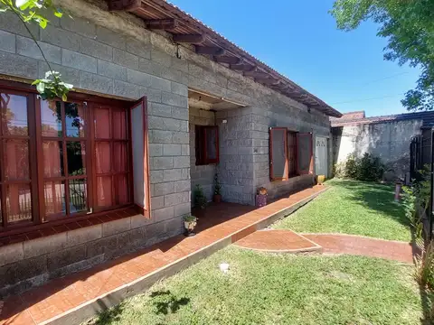 Casa en Venta con 1 cochera