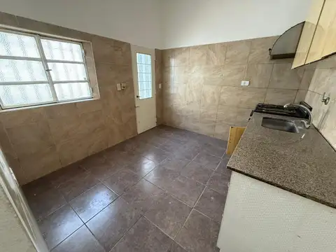 Depto Tipo Casa en Alquiler en Villa Ballester, $ 600.000