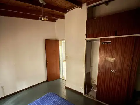 Casa Multifamiliar con local en Billinghurst