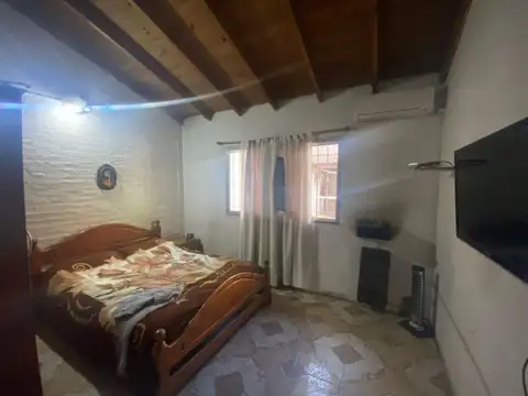 Casa 5 ambientes con 2 baños