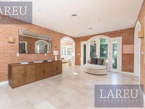 Casa 7 ambientes con 7 baños